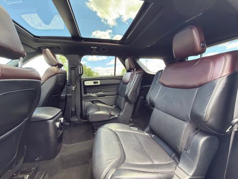Used 2020 Ford Explorer Platinum AWD/4WD image 14