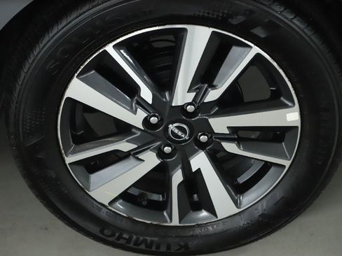 Certified 2025 Nissan Versa SV image 38