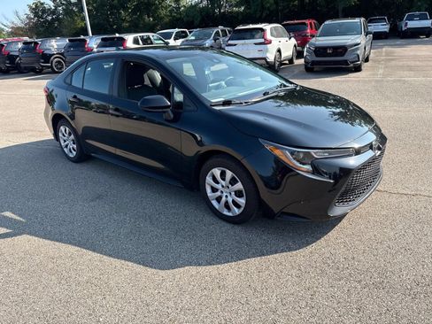 Used 2021 Toyota Corolla LE FWD image 15