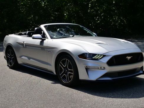 Used 2018 Ford Mustang GT Premium RWD image 4