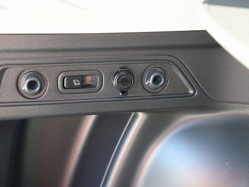 Certified 2022 Subaru Forester Limited w/ Popular Package #2 image 12