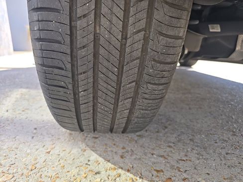 Used 2023 Chevrolet TrailBlazer RS w/ Convenience Package image 38