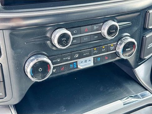 Used 2025 Ford F150 Lariat w/ Equipment Group 502A High AWD/4WD image 16