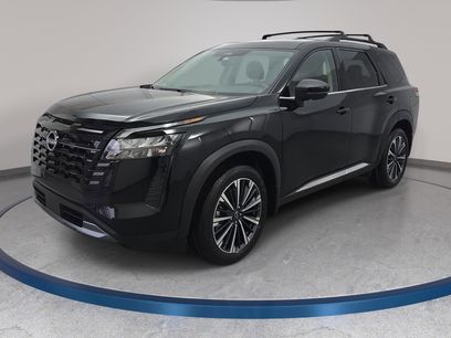 New 2026 Nissan Pathfinder Platinum w/ Cargo Package
