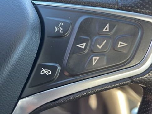 Used 2023 Chevrolet Malibu LT FWD image 13