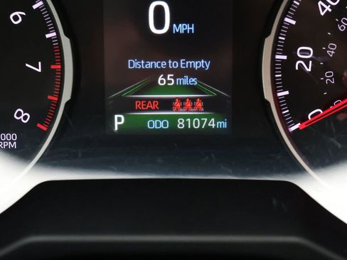 Used 2022 Toyota RAV4 LE FWD image 4