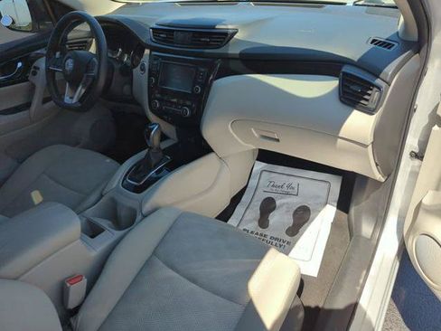 Certified 2020 Nissan Rogue Sport SV FWD image 22
