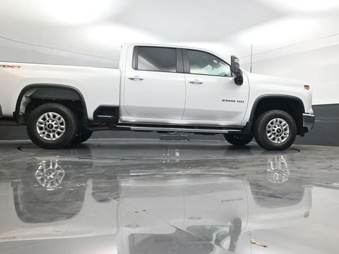 Used 2025 Chevrolet Silverado 2500 LT w/ Convenience Package image 47