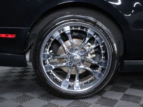 Used 2010 Ford Mustang GT Premium image 7