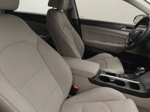 Used 2016 Hyundai Sonata Sport w/ Option Group 1V image 21