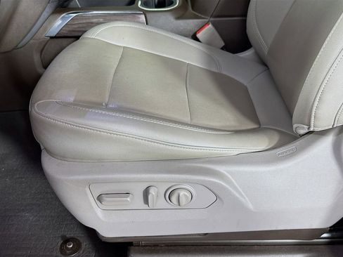 Used 2022 Chevrolet Silverado 2500 LTZ w/ LTZ Plus Package image 21