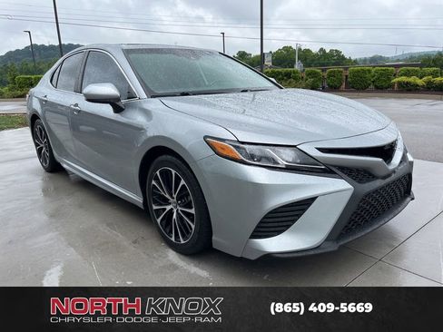 Used 2020 Toyota Camry SE FWD image 30