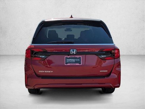 New 2026 Honda Odyssey Touring image 8