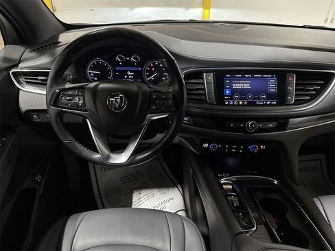 Used 2023 Buick Enclave Essence image 19