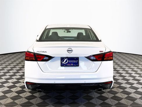 Used 2025 Nissan Altima 2.5 SR image 6