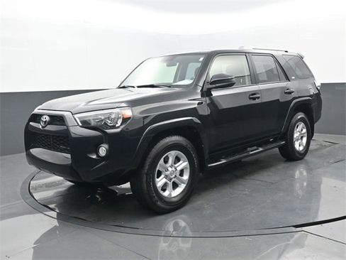 Used 2018 Toyota 4Runner SR5 image 24