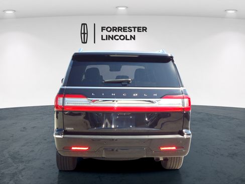 Used 2019 Lincoln Navigator Reserve AWD/4WD image 4