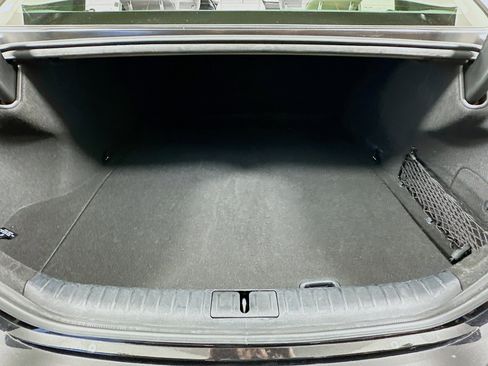 Used 2025 Genesis G70 2.5T image 28