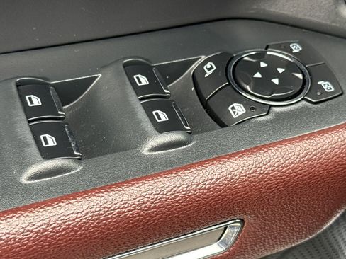 Used 2024 Ford Expedition Limited image 22