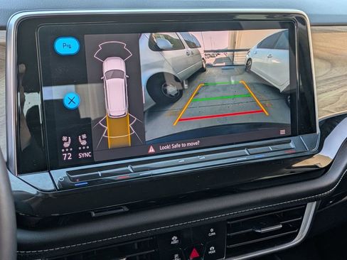 Used 2024 Volkswagen Atlas SE image 16