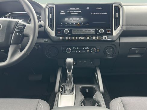 Used 2025 Nissan Frontier SV w/ SV Convenience Package RWD image 24