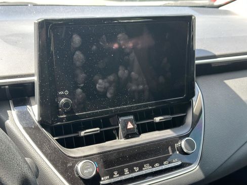 Used 2024 Toyota Corolla LE FWD image 11