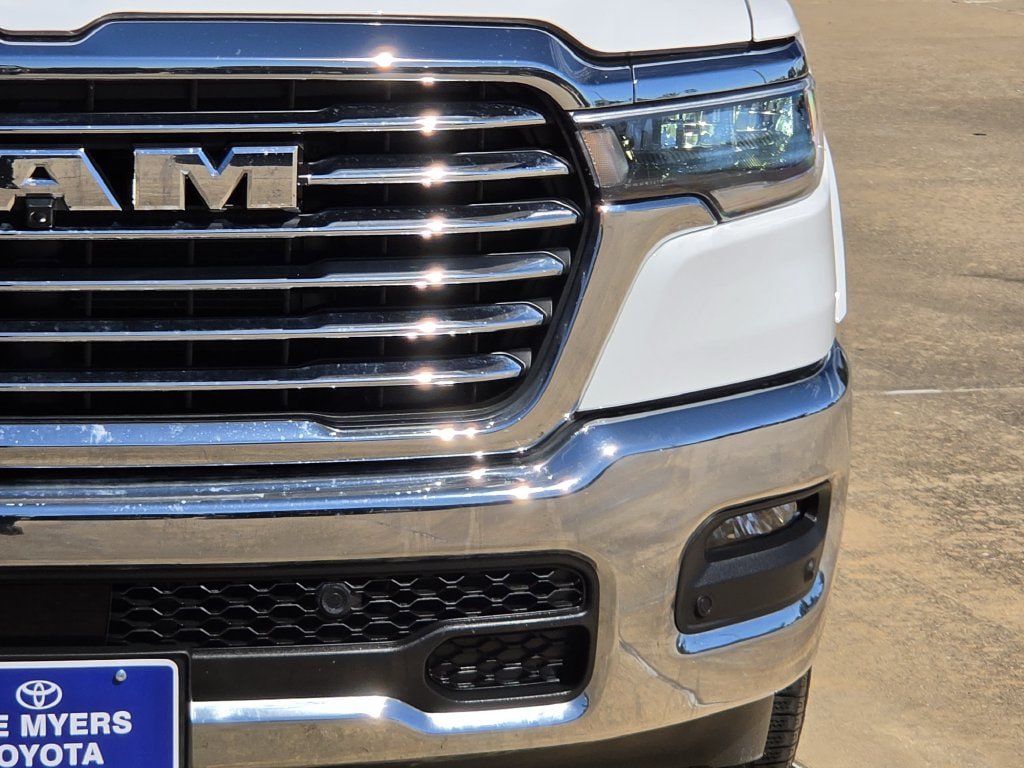 Used 2026 RAM 1500 Laramie AWD/4WD image 4