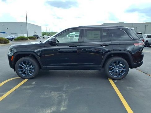 New 2026 Jeep Grand Cherokee Limited AWD/4WD image 3