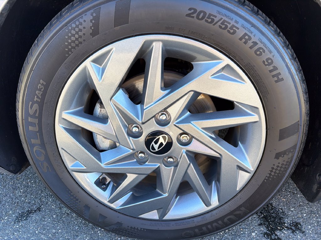 Certified 2024 Hyundai Elantra SEL FWD image 27