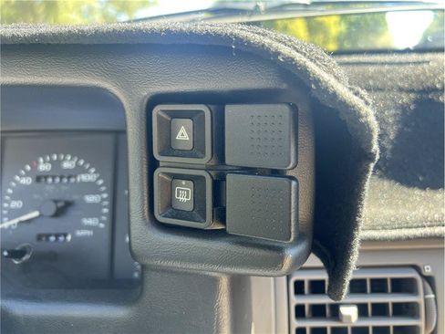 Used 1993 Ford Mustang GT RWD image 30