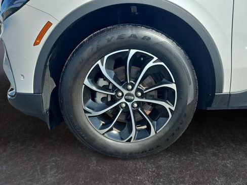 Used 2024 Lincoln Nautilus Premier AWD/4WD image 14