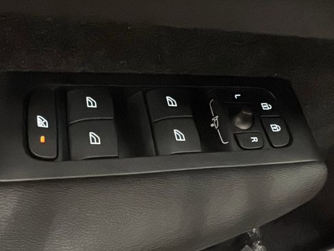 Used 2026 Volvo XC40 B5 Plus w/ Protection Package Premier image 22