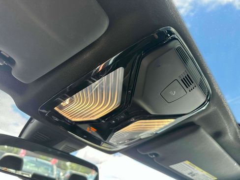 Used 2023 BMW 330i xDrive Sedan w/ Premium Package image 33