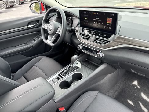 New 2025 Nissan Altima 2.5 SV w/ SV Special Edition Package image 19