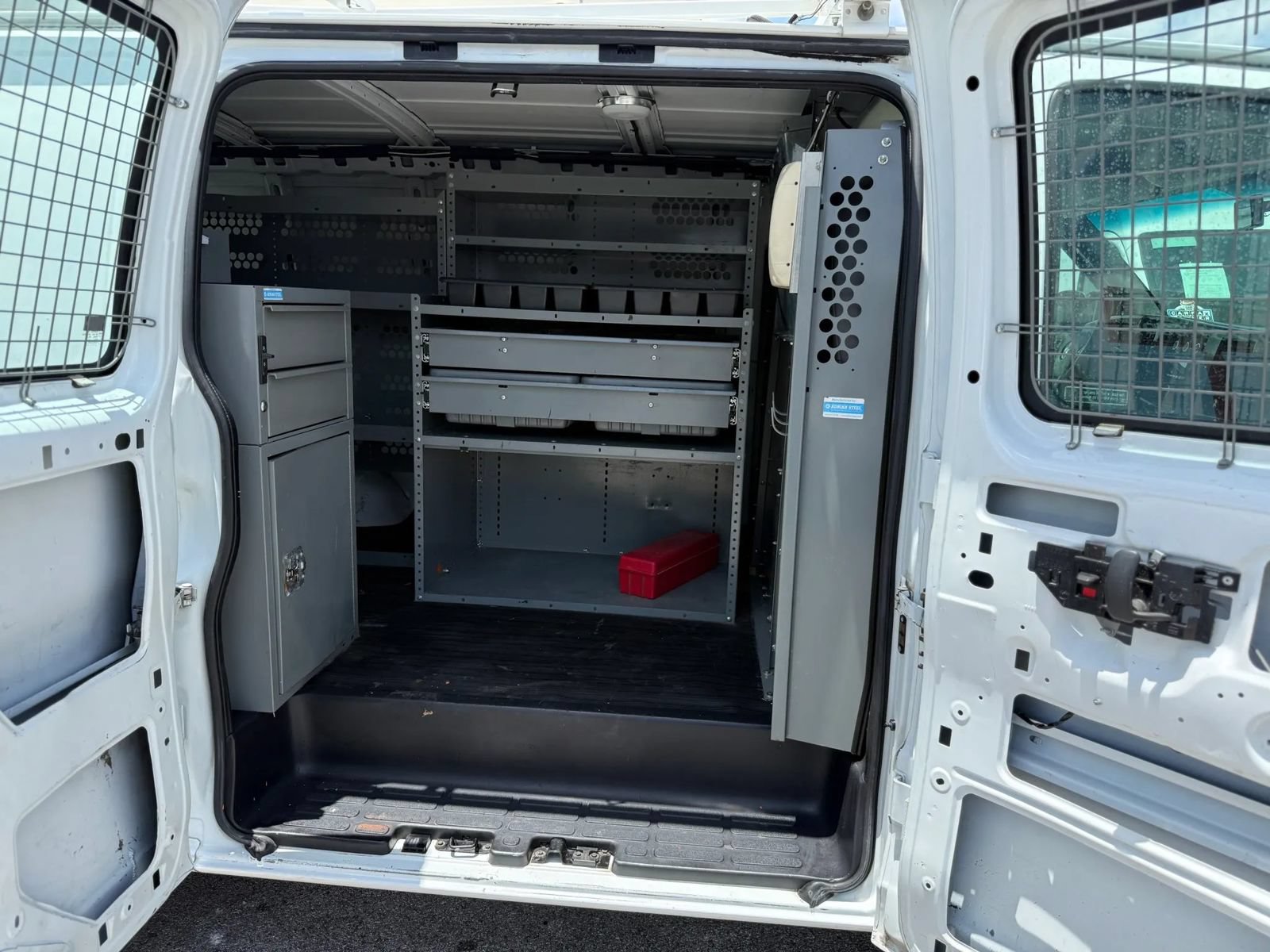 Used 2013 Chevrolet Express 2500 RWD image 10