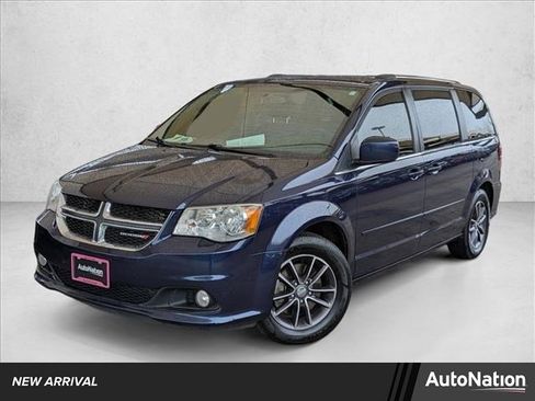 Used 2017 Dodge Grand Caravan SXT image 1