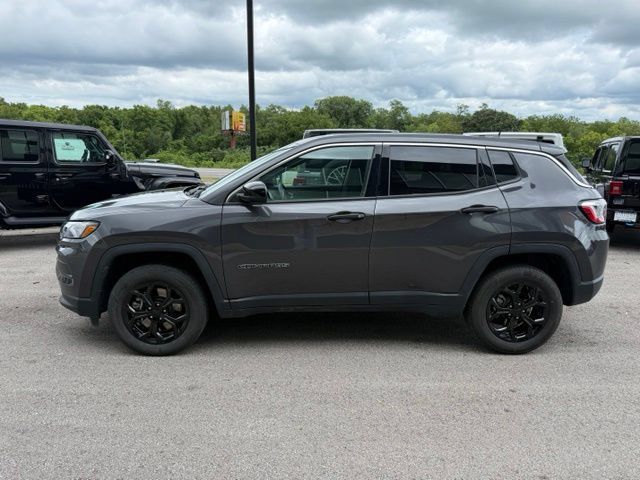 Used 2024 Jeep Compass Sport AWD/4WD image 6