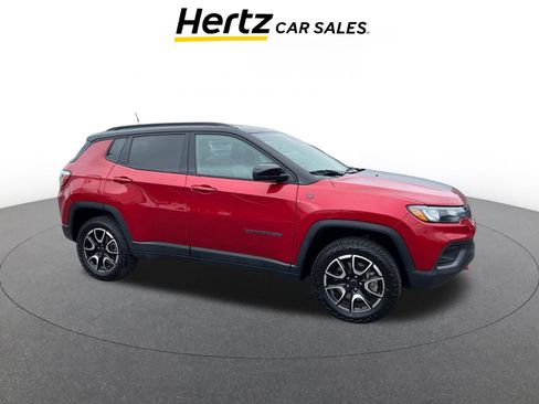 Used 2025 Jeep Compass Trailhawk image 1