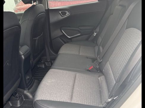 Used 2020 Kia Soul EX image 13