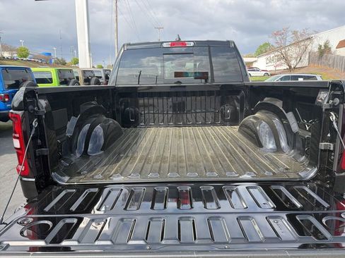 New 2026 RAM 1500 4x4 Crew Cab image 10