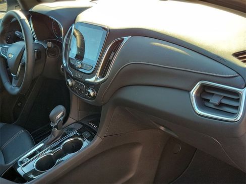 Certified 2024 Chevrolet Equinox Premier image 28