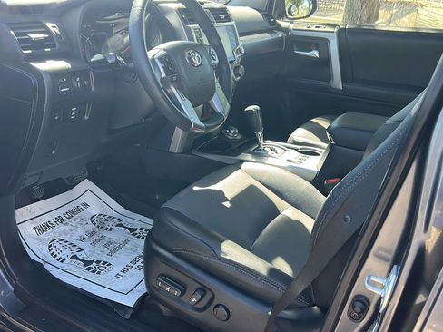 Used 2020 Toyota 4Runner SR5 Premium w/ Moonroof Package AWD/4WD image 17