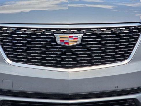 Certified 2025 Cadillac XT6 Luxury FWD image 9