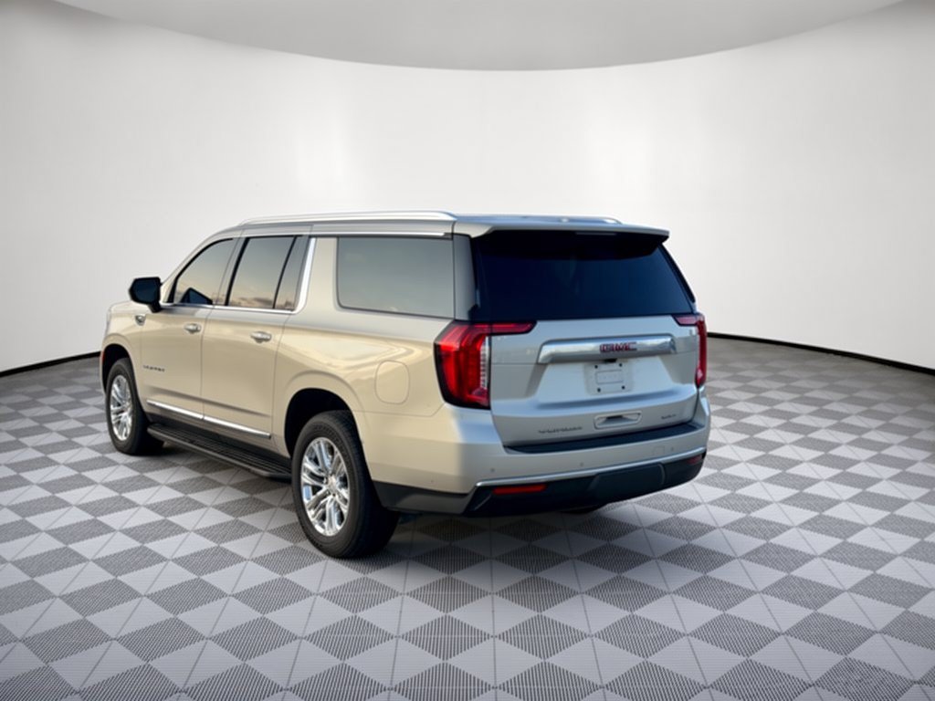 Used 2023 GMC Yukon XL SLT AWD/4WD image 3