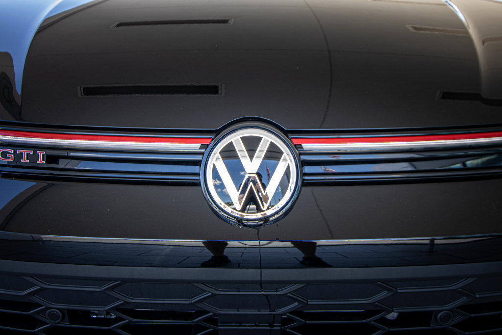New 2026 Volkswagen GTI SE FWD image 8