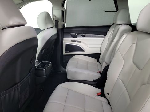 Used 2024 Kia Telluride EX w/ EX Captain's Chair Package FWD image 25