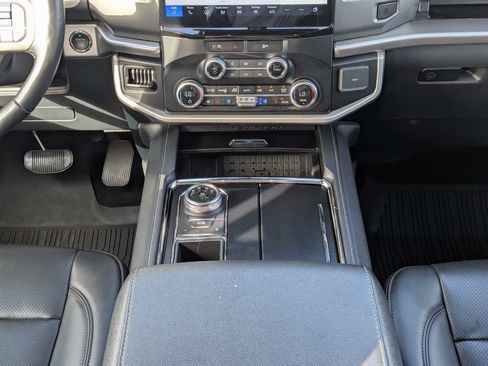 Used 2024 Ford Expedition Max XLT RWD image 19