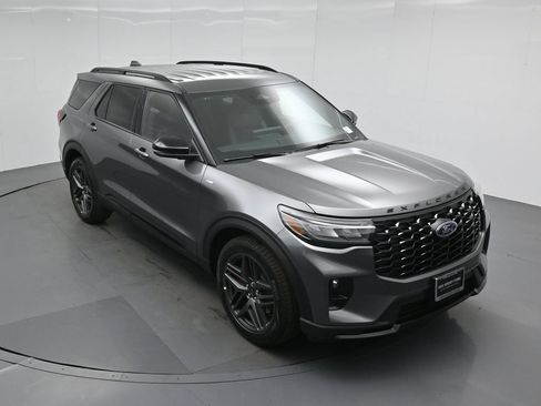 New 2026 Ford Explorer ST-Line w/ ST-Line Street Pack RWD image 37