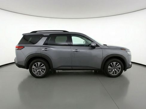 Used 2025 Nissan Pathfinder SV FWD image 11