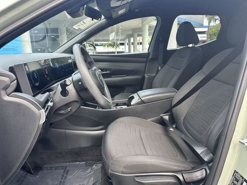Used 2025 Hyundai Santa Cruz SE FWD image 23